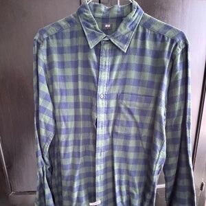Uniqlo Long Sleeved Flannel Shirt – Button Down Collar / Blue and Green Check